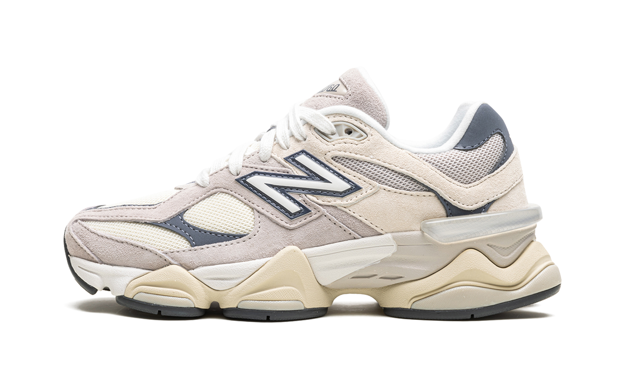 New Balance 9060 in hellen Sand- und Grautönen