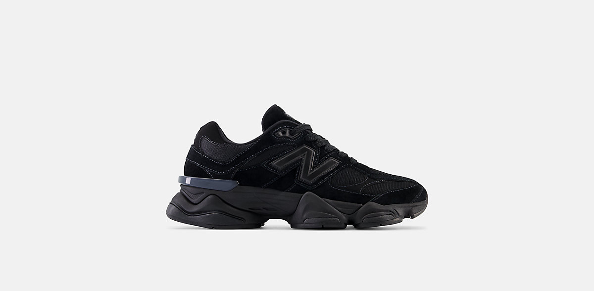 New Balance 9060 Triple Black U9060BPM Seitenansicht