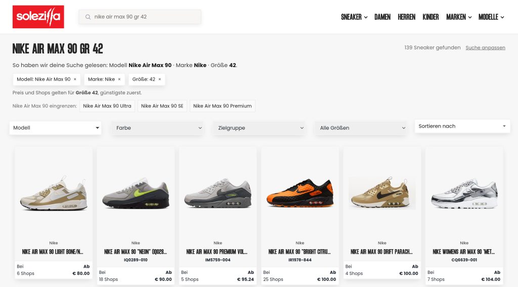 Ergebnisseite von Solezilla für "nike air max 90 gr 42": 139 Sneaker gefunden, die erkannten Filter als Kästchen, der Hinweis dass Preis und Shops für Größe 42 gelten, und sechs Sneaker mit aufsteigenden Preisen von 80 bis 104 Euro.